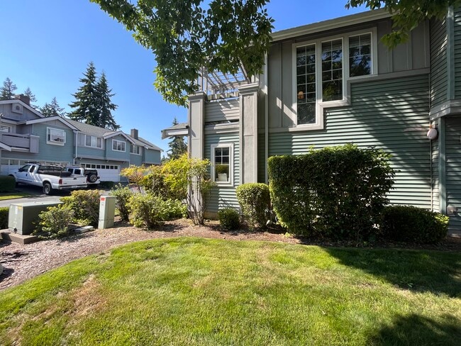 Building Photo - 22617 4th Ave W