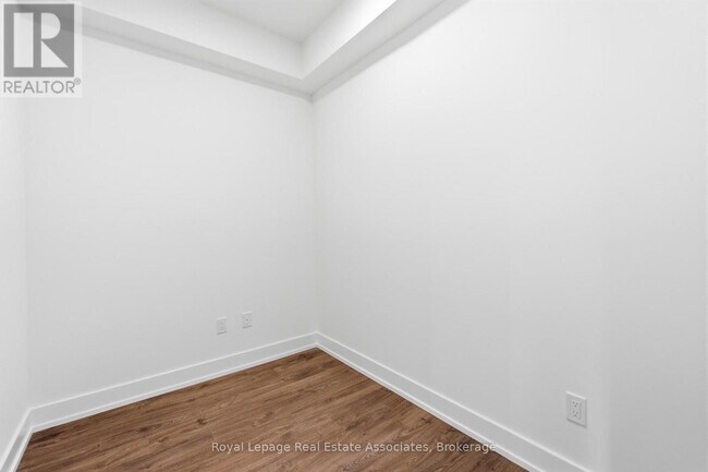 Photo du bâtiment - 25 Cordova Ave