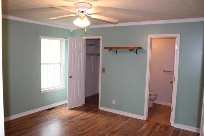 Foto del edificio - 54 Marymont Dr