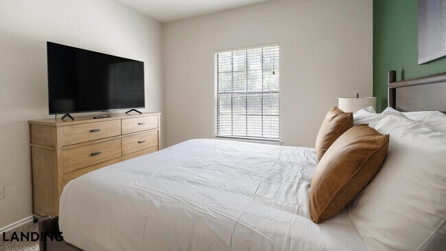 Foto del edificio - 165 Forestbrook Dr