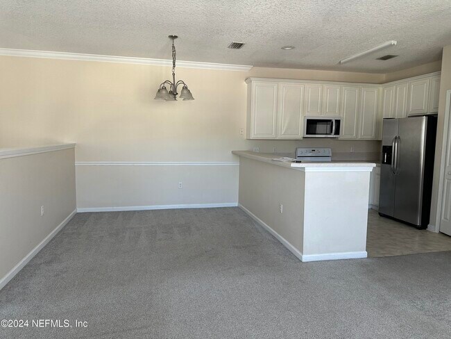 Foto del edificio - 9740 Summer Grove Way W