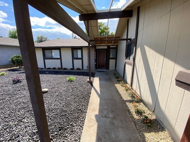 Foto del edificio - 3 Bedroom 2 Bath Home In Rosemont Open House Friday May 8th 4-4:30 PM