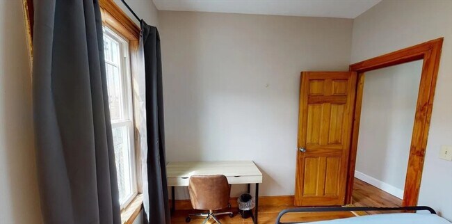 Building Photo - 6 Cawfield St