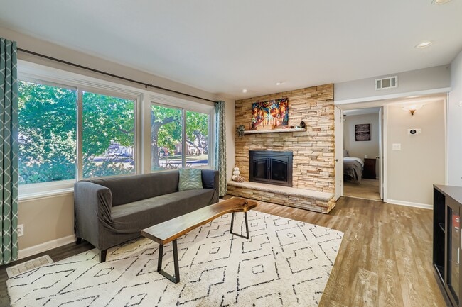 Foto del edificio - 7244 Knox Ave S