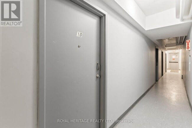 Building Photo - 264 Division St