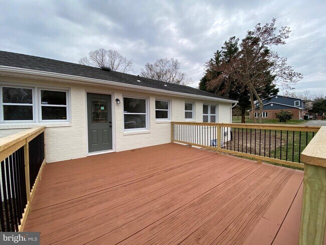 Foto del edificio - 46138 River Hill Rd