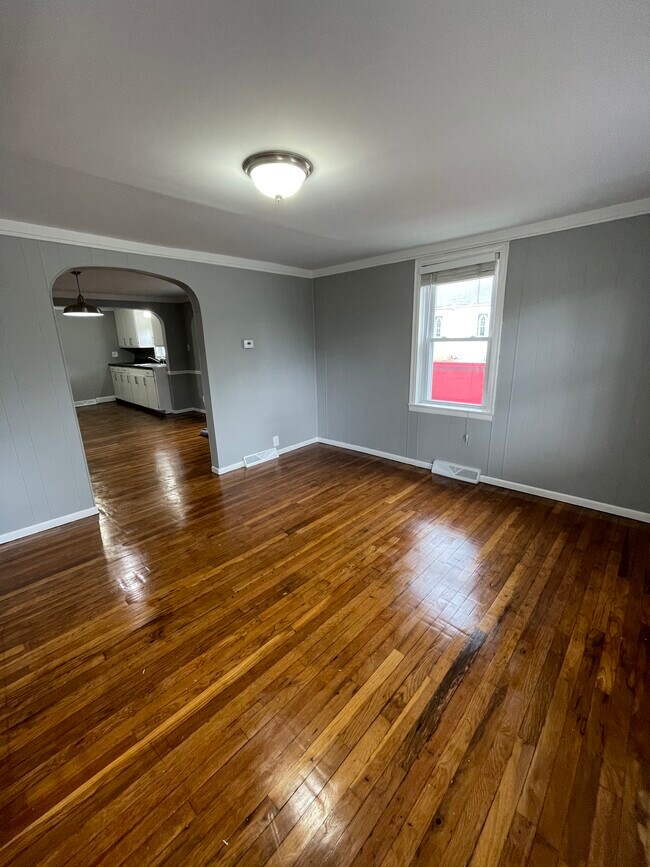 ¡Sala de estar - 2130 Harwine St