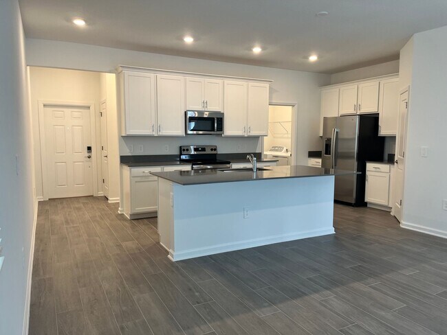 Foto del edificio - Brand New Construction 3 Bedroom, 2.5 Bath...