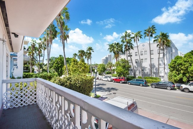 PRIVATE BALCONY - 719 Euclid Ave
