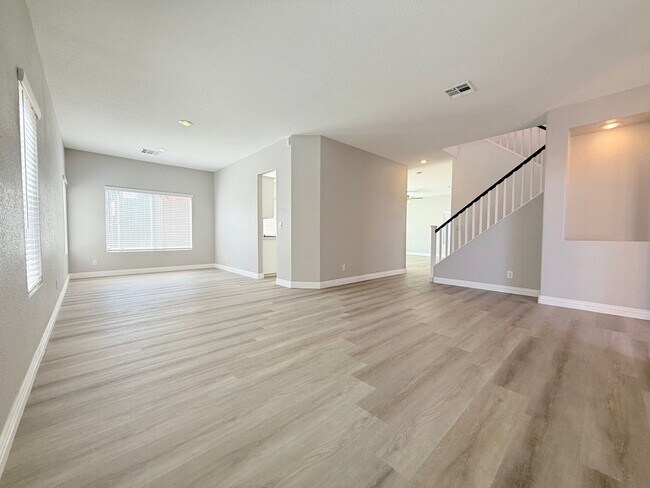 Building Photo - 10621 Olivebranch Ave