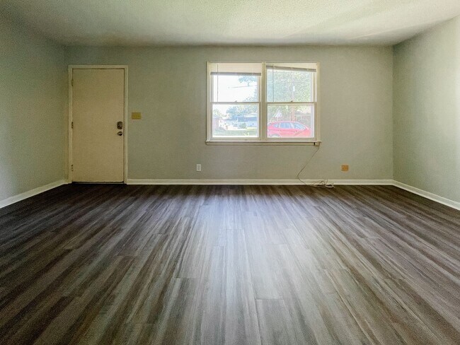 Building Photo - 4701 W Garver Drive
