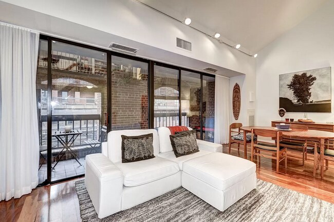 Foto del edificio - 3225 Grace St NW