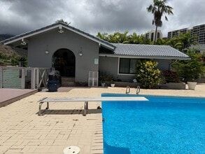Building Photo - 6767 Hawaii Kai Dr