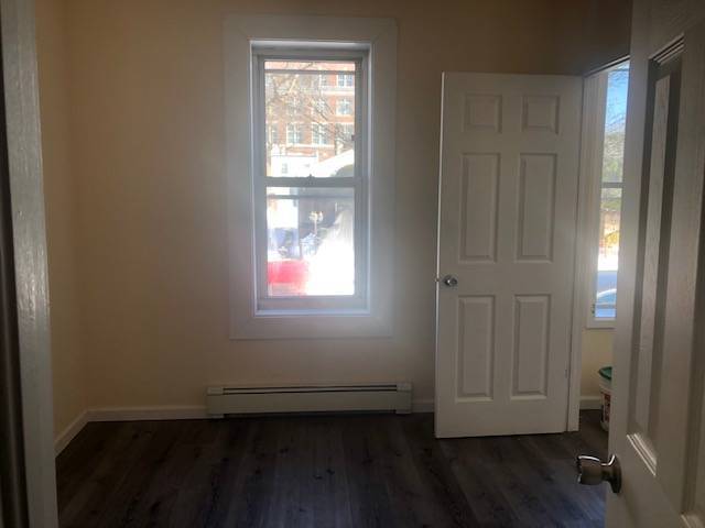 Building Photo - 2414 W 1st St