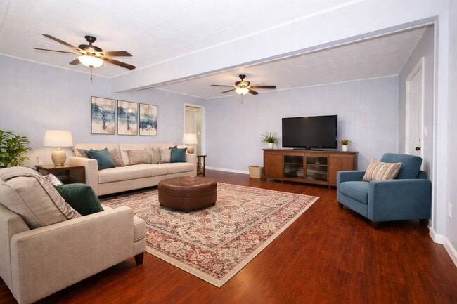 Building Photo - 2727 Nelga Rd