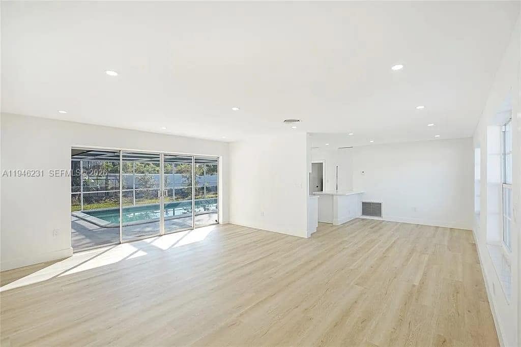 Foto del edificio - 1730 NW 170th Terrace