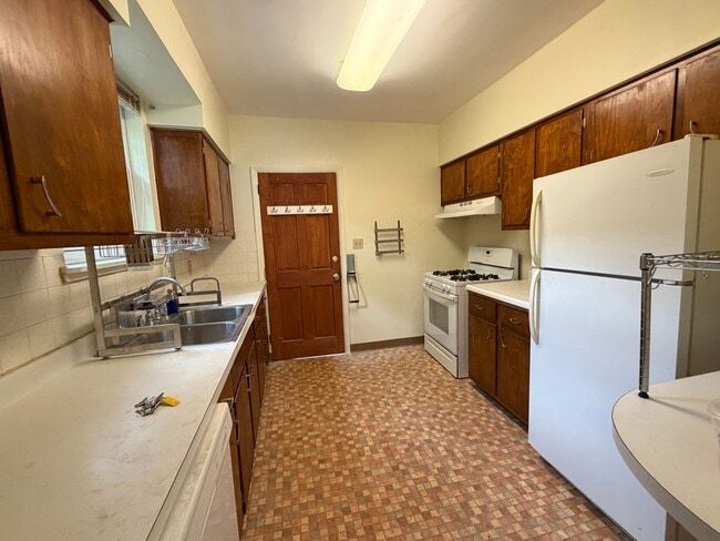 Kitchen 9.5 x 10 - 6315 Monitor St (Pittsburgh, PA) Apartments
