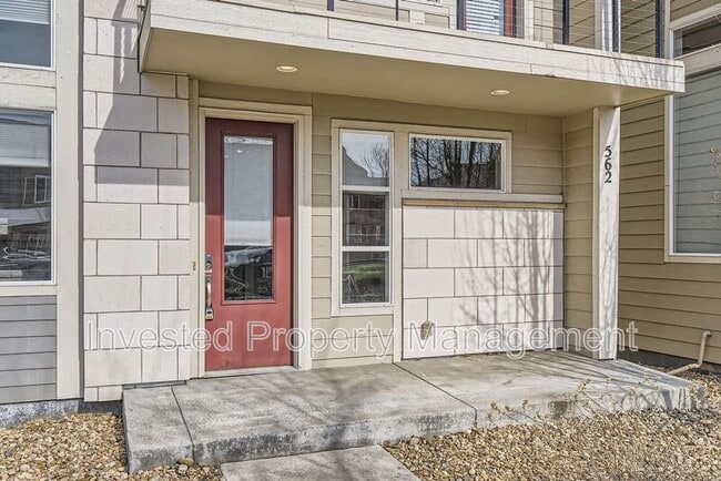 Photo - 562 E Hinsdale Ave House