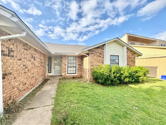 Photo - 3 Bed 2 bath! House