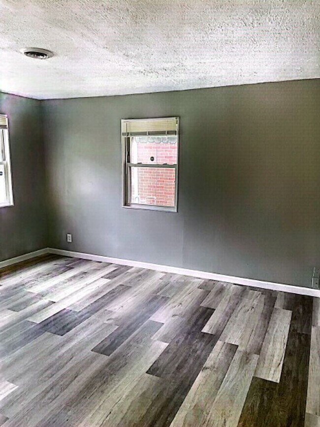 Foto del edificio - Great 2 bedroom with AC and detached garage!