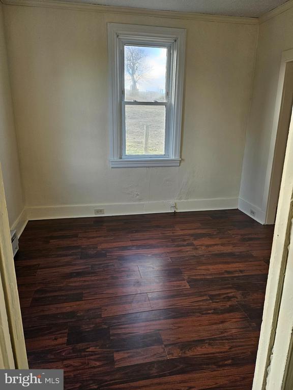 Foto del edificio - 300 Brenneman Rd