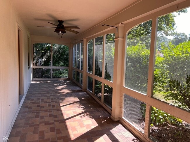 Building Photo - 1402 Kessler Blvd E Dr