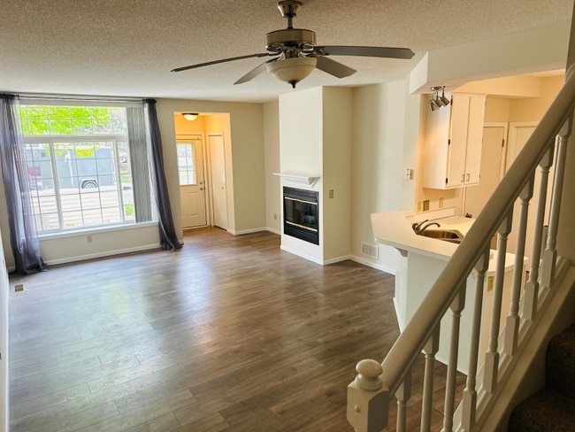 Building Photo - 15313 Greenhaven Ln