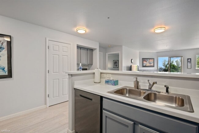 Building Photo - 1 br, 2 bath Condo - 47 Sargent St