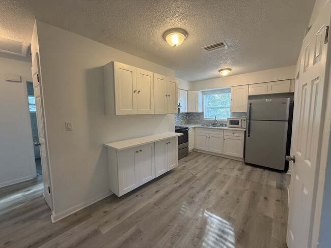 Foto del edificio - 732 62nd Ave N