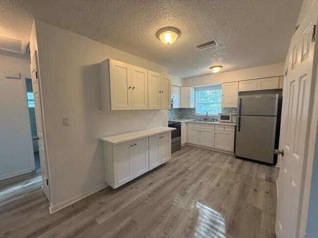 Foto del edificio - 732 62nd Ave N