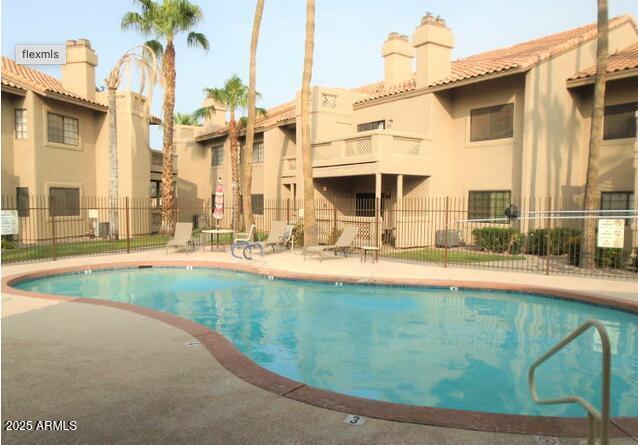 Foto del edificio - 930 N Mesa Dr