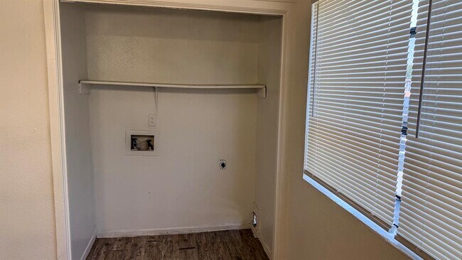Building Photo - 501 Hardin Ct