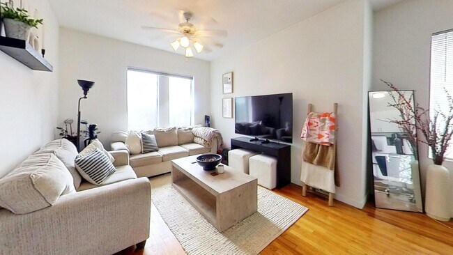Foto del edificio - 1317 W Addison St