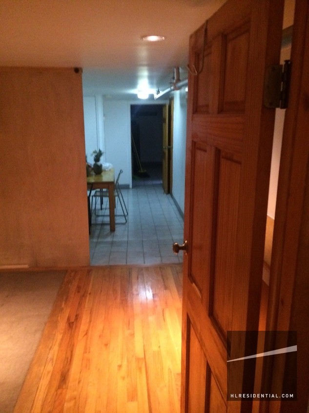 Primary Photo - 5410 Roosevelt Ave
