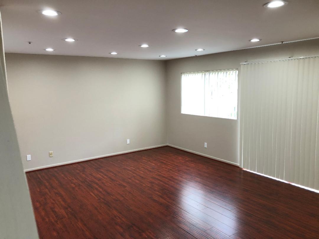 Foto principal - 3040 Montrose Ave