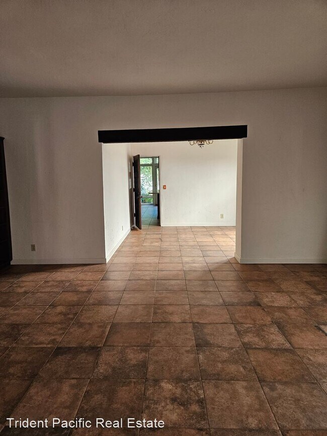 Building Photo - 3 br, 4 bath House - 1048 Olive Ave