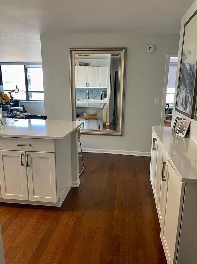 Foto del edificio - 222 E Pearson St