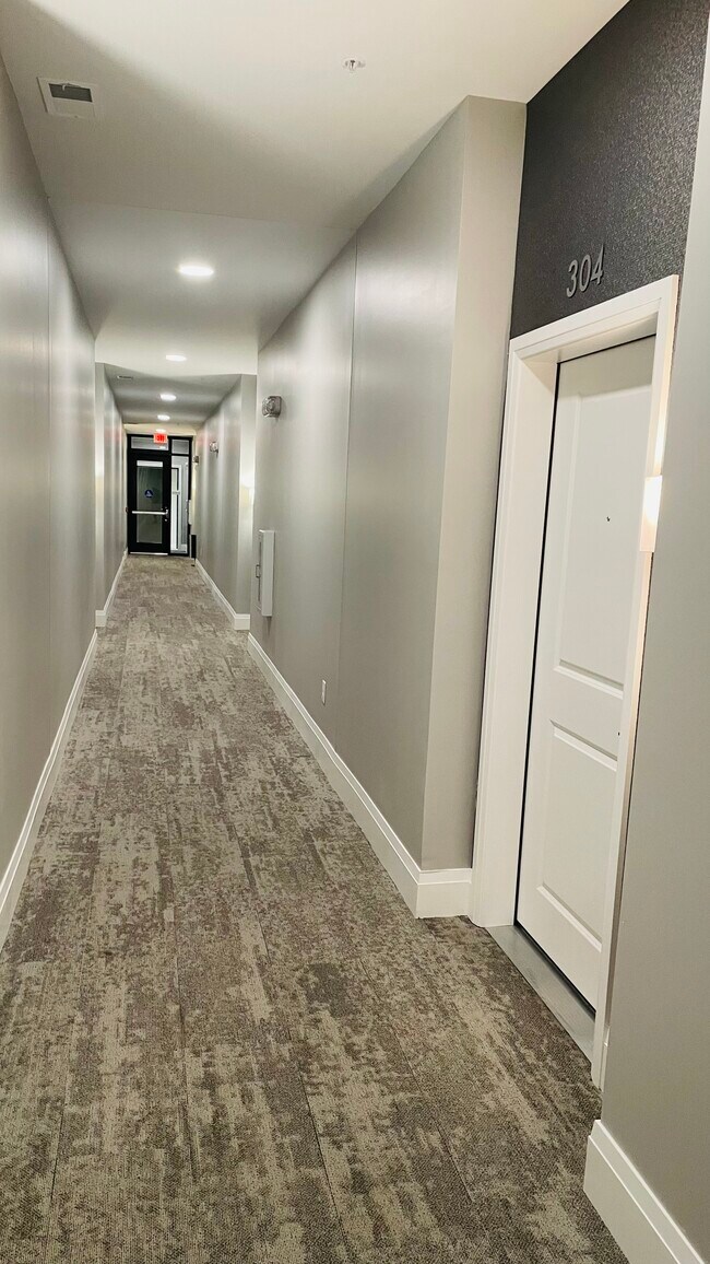 Entrada al pasillo de la unidad - 6640 Mooney St