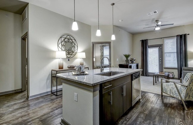 Lantower Alamo Heights Apartments San Antonio, TX