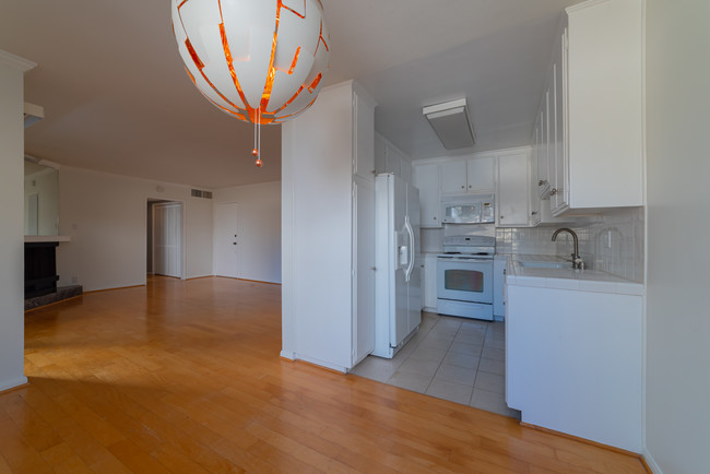 Dining Nook & Kitchen - 11849 Mayfield Ave