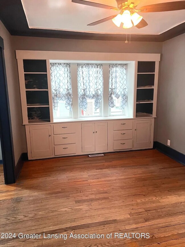 Dining Room - 318 N Francis Ave