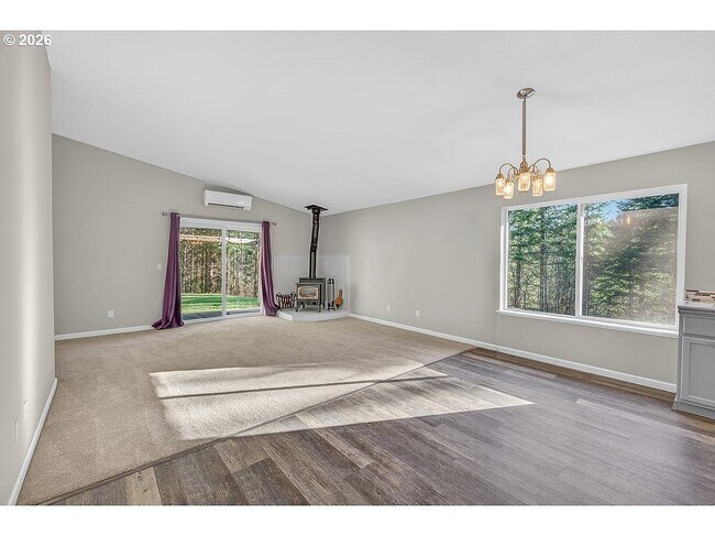 Foto del edificio - 57800 Grandmas Ln