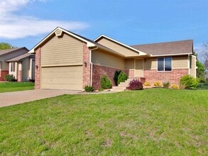 Building Photo - 2516 N Fieldstone St