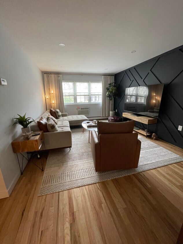 Foto principal - 229 E 237th St