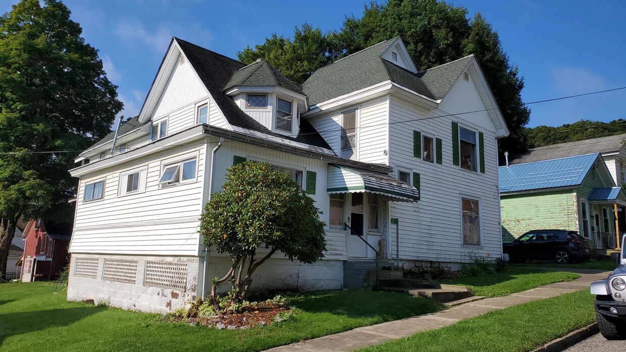 Foto principal - Multi Family Home In Cattaraugus NY!