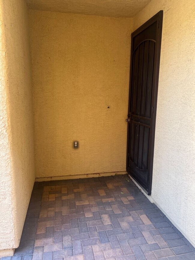 Foto del edificio - Located in the Southwest 3 Bed | 2.5 Bath | Loft | 2-Car Garage spacious backyard