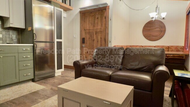 Foto del edificio - 226 Mogul Hill Rd
