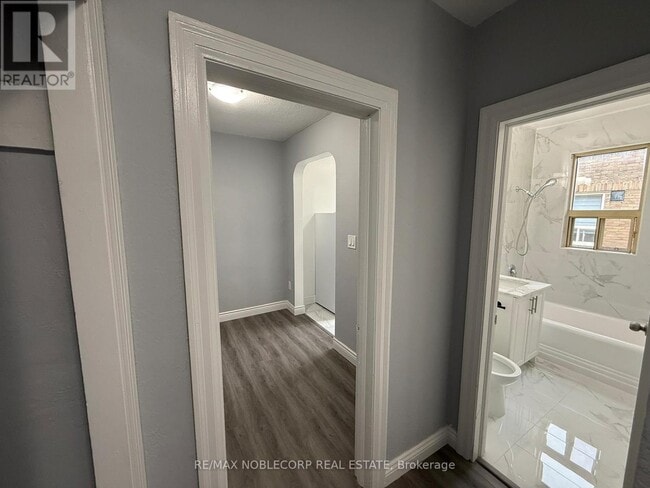 Building Photo - 1383 Bayview Ave