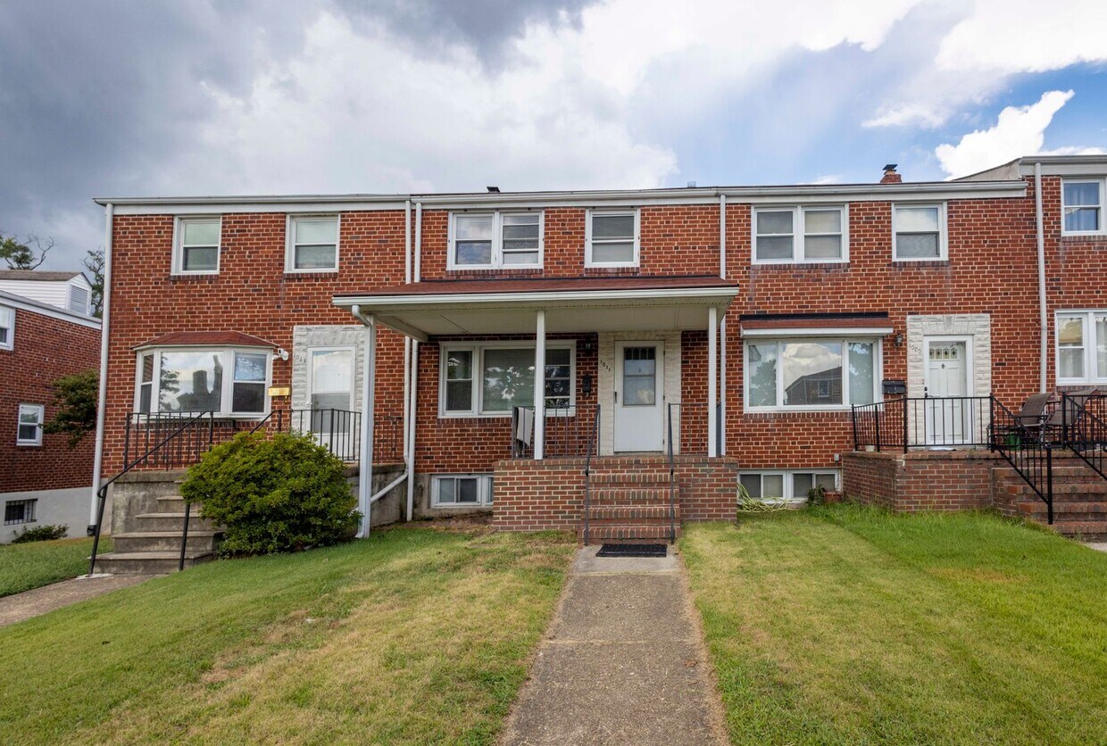 Foto principal - Charming 3 Bedroom Townhome in Halethorpe!