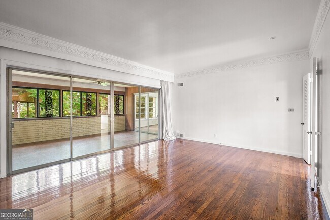 Foto del edificio - 757 Old Ivy Rd NE